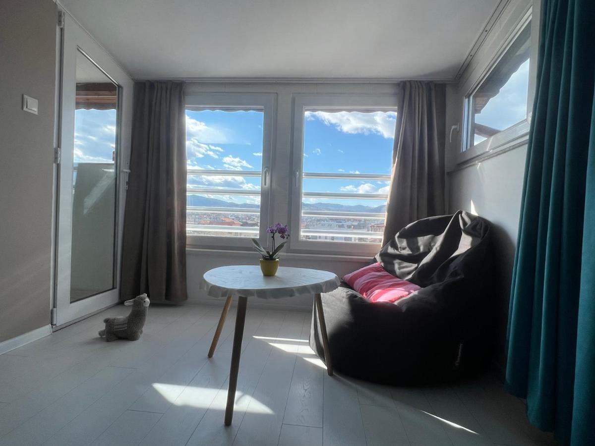 Town Place Apartment Kŭrdzhali エクステリア 写真