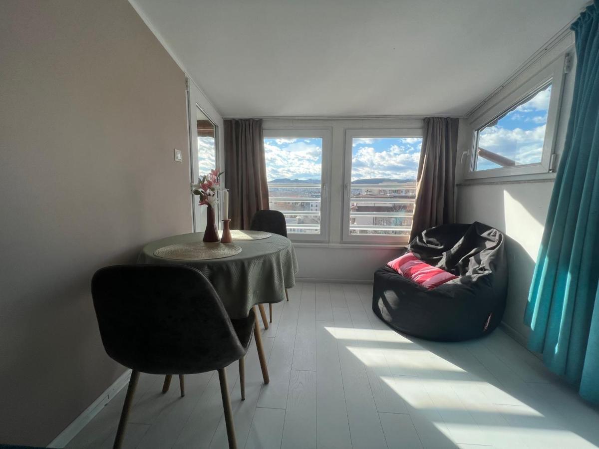 Town Place Apartment Kŭrdzhali エクステリア 写真